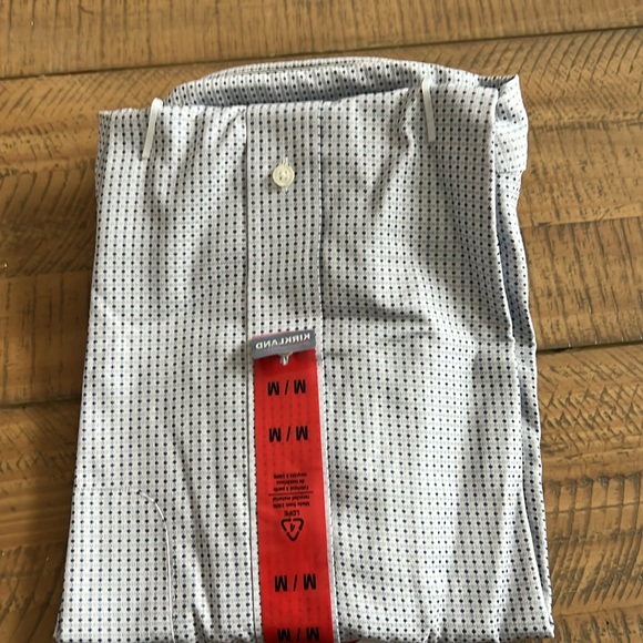 NWT - Kirkland Signature Short Sleeve Button Down Sport Shirts - Picture 6 of 7